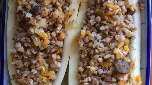 кабачки, фаршированные гречкой