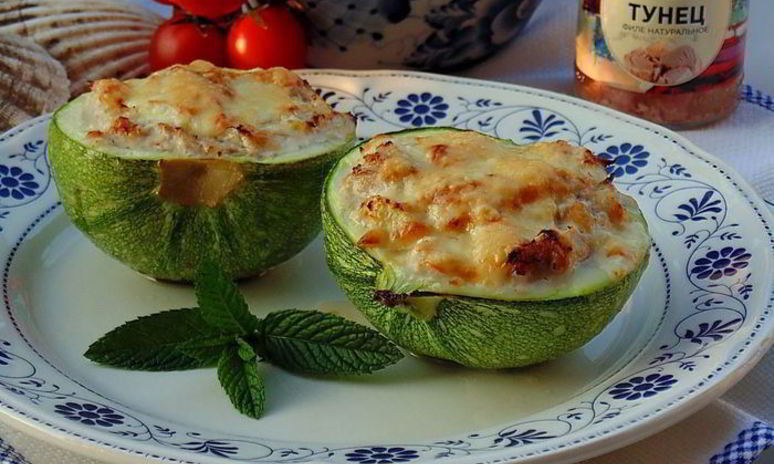 Рецепт кабачков, фаршированных тунцом и творогом