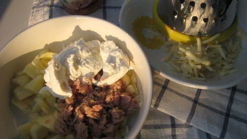 кабачки, фаршированные тунцом и творогом