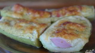 Кабачки с сосисками