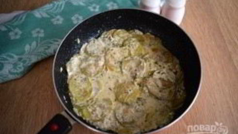 кабачки, тушенные в сметане