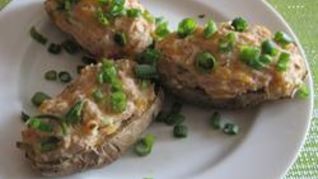 Картофель фаршированный тунцом