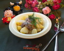 Картофель, тушеный с грибами