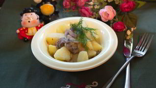 Картофель, тушеный с грибами