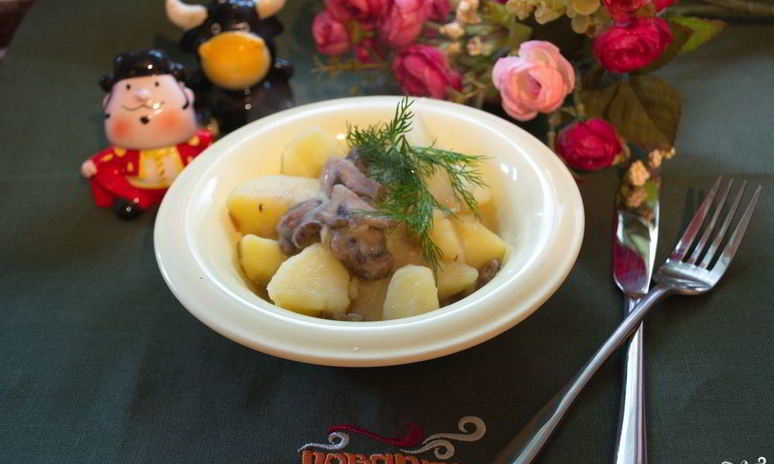 Рецепт картофеля, тушеного с грибами