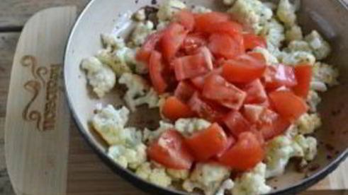 цветная капуста с помидорами