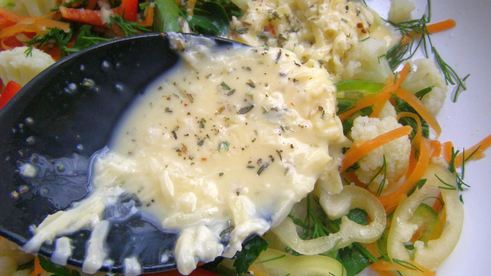 цветная капуста с яйцом и сыром