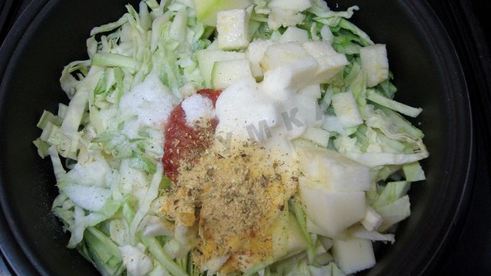 тушеная капуста с кабачками в мультиварке