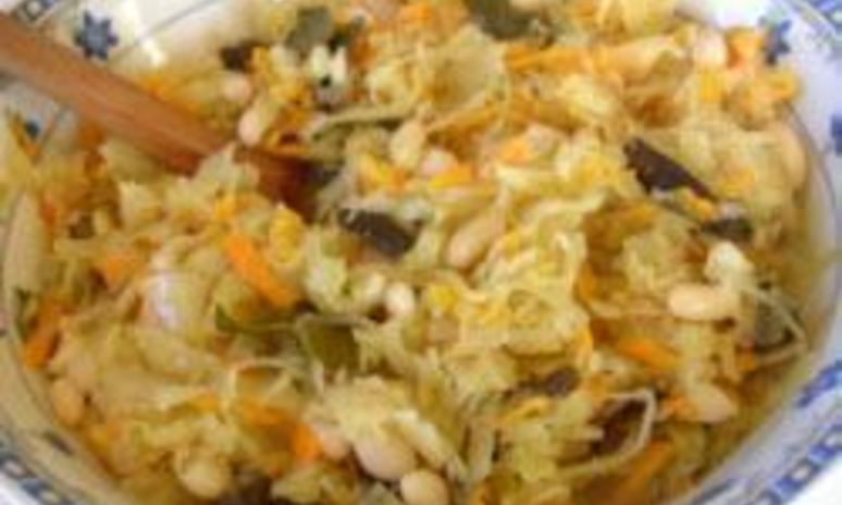 Рецепт тушеной кислой капусты с фасолью