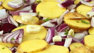 Тушеный молодой картофель с петрушкой