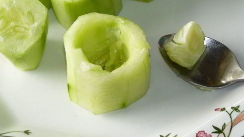 закусочные фаршированные огурцы свечи