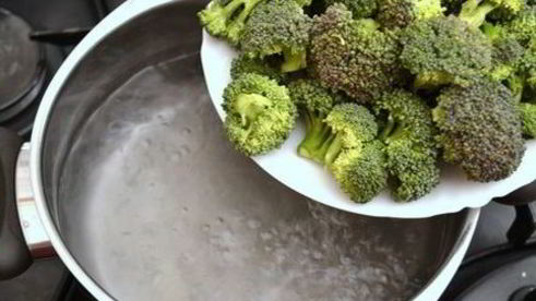 запеченная брокколи со сливками