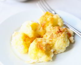 Запеченная цветная капуста под сливочно-сырным соусом