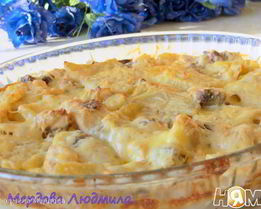 Запеченный картофель с рыбой и грибами