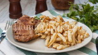 Жареный корень сельдерея