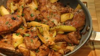 Говяжья печень жареная с луком