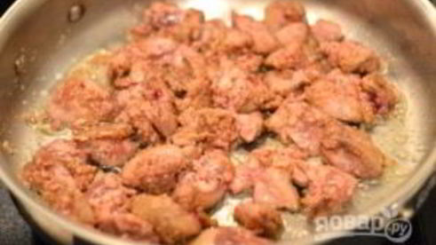 куриная печень с грибами в сливочном соусе