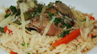 Паровая печенка с пастой орзо