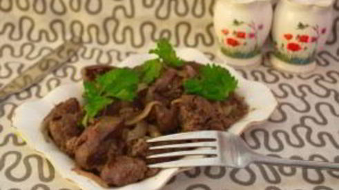 печень с луком тушеная