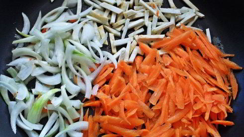 печенка с овощами и гречкой