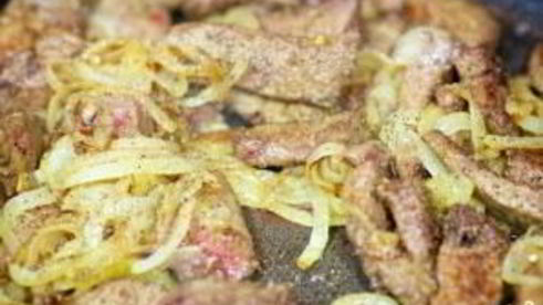 печенка с подливкой