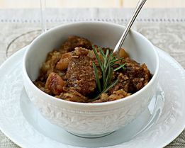 Печенка цесарки с луково-яблочным соусом