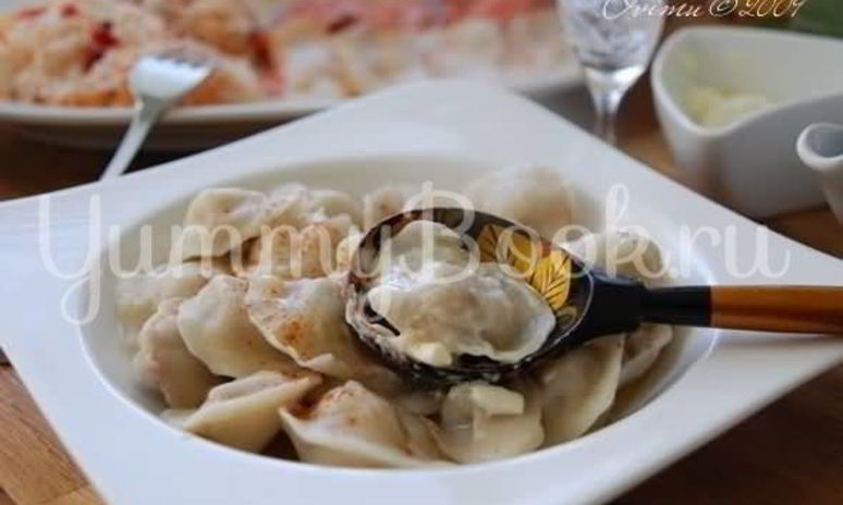 Рецепт пельменей с фаршем и соком ягод