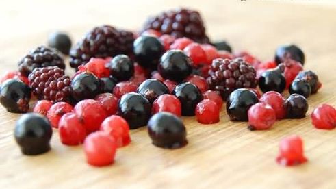 пельмени с фаршем и соком ягод