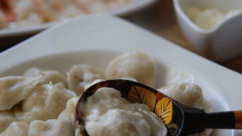 пельмени с фаршем и соком ягод