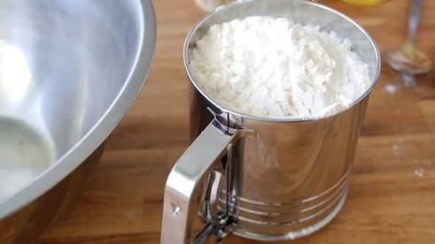 пельмени с фаршем и соком ягод