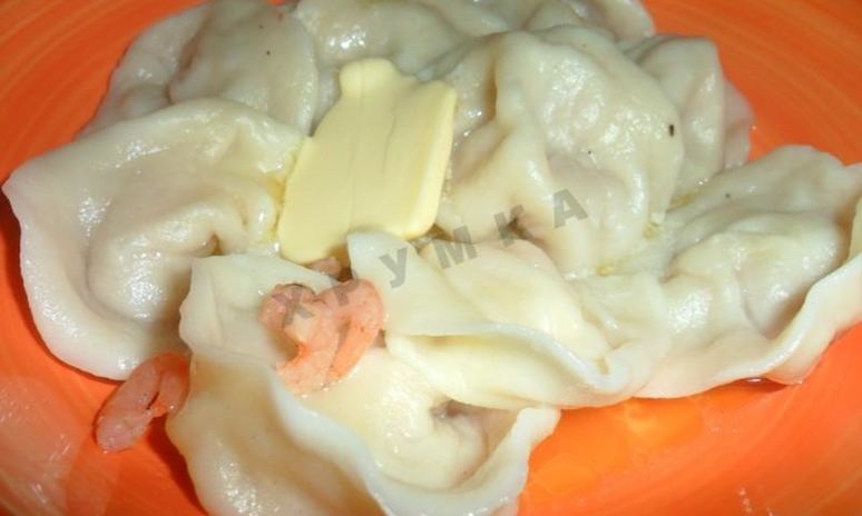 Рецепт пельменей с креветками и сыром