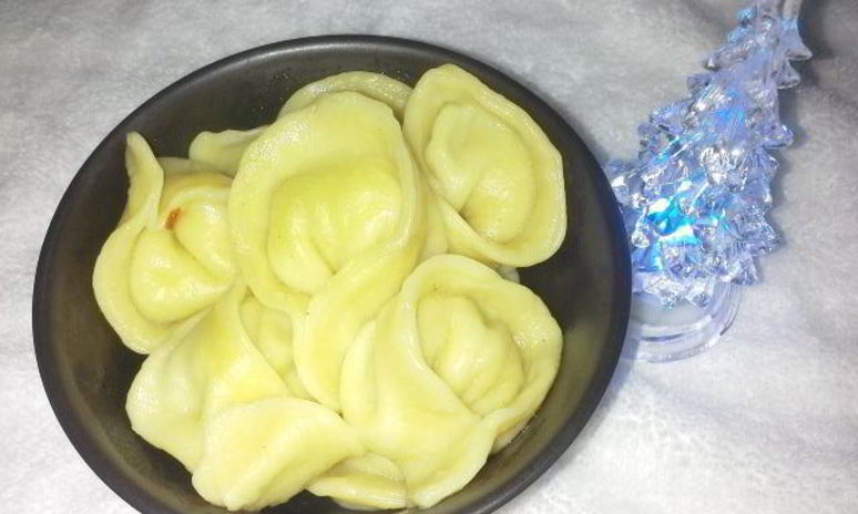 Рецепт пельменей-ушек из морковного теста