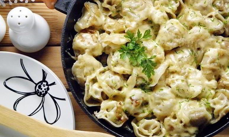 Рецепт жареных пельменей с сыром