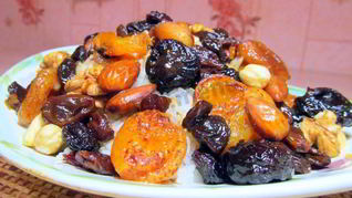 Армянский плов с изюмом и сухофруктами сладкий