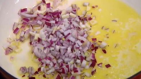 паэлья из красного риса