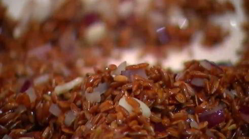 паэлья из красного риса