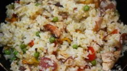 паэлья с цыпленком и чорризо