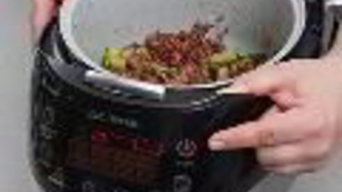 пилав из коричневого риса, спаржи и грибов в мультиварке