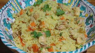 Пилав с курицей, изюмом и кедровыми орешками