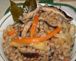 Плов из гречки с грибами
