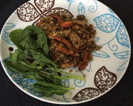 Плов из цельнозернового риса и шпината