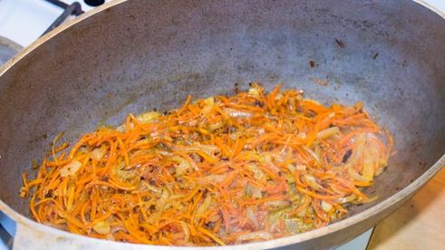 плов с курагой и изюмом