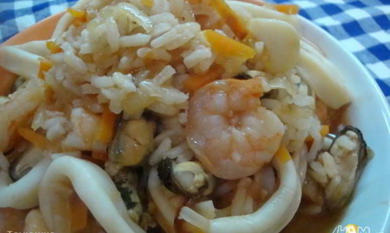 Рецепт плова с морепродуктами в мультиварке