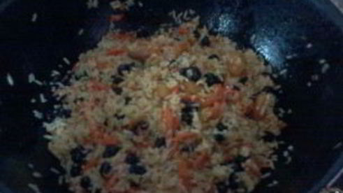 постный плов с черносливом и курагой