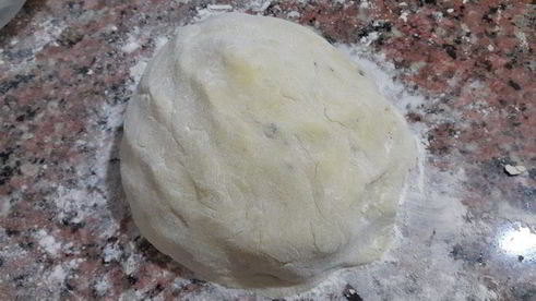 постные картофельные клецки с луком, грибами и сельдереем