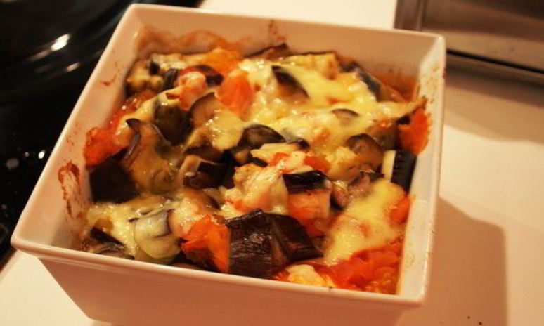 Рецепт простого теплого гарнира из баклажанов