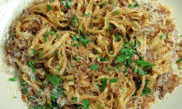 Рецепт домашней пасты с рагу из кролика