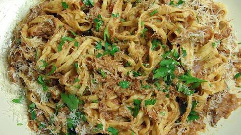 домашняя паста с рагу из кролика