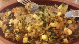 Фрикадельки, запеченные с овощным рагу