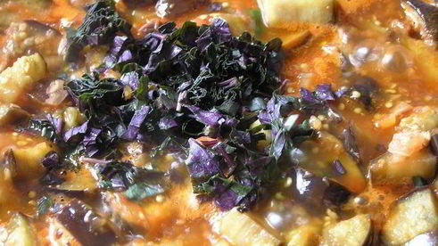 капоната с базиликом